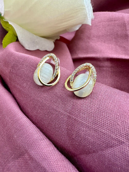 Oval Shaped Gold Stud